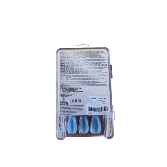 Claire's Press on acrylic nails holographic baby blue stiletto - Picture 2 of 2